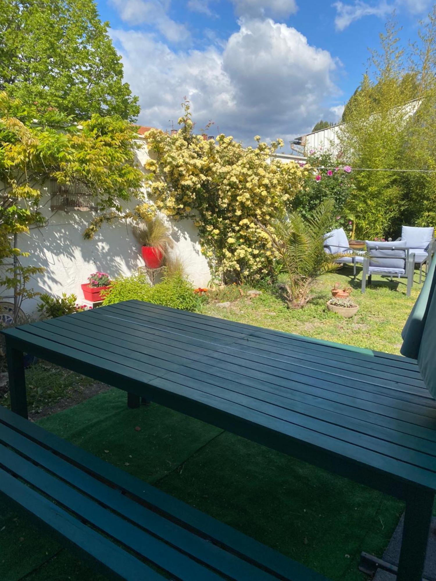 LʼIsle-sur-la-Sorgue Cote Court B&B 외부 사진